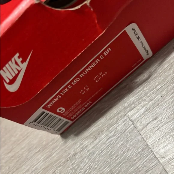 Nike women Black and Gray Athletic Shoes - Picture 6 of 12